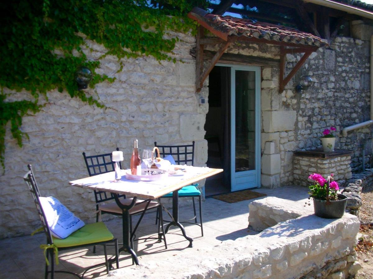 Villa Les Coindries Faye-la-Vineuse Exterior foto